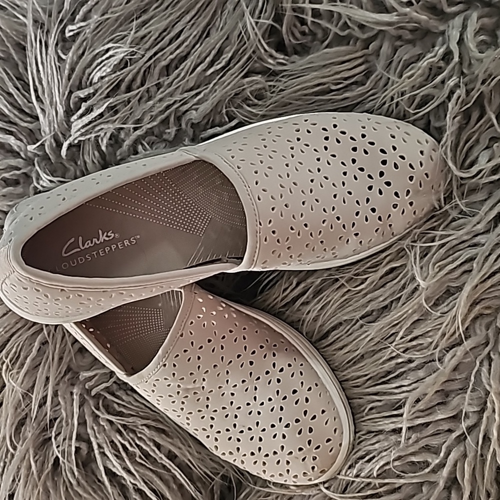 Clarks cloudsteppers slip on  sz 7M